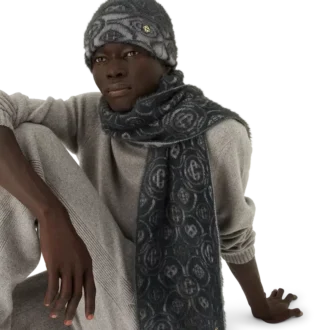 Cachecol Fofo de Mohair com Monograma