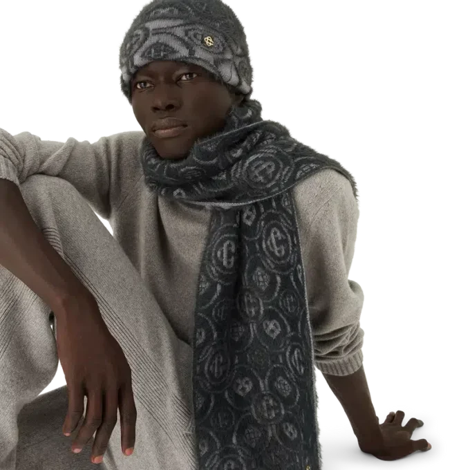 Cachecol Fofo de Mohair com Monograma