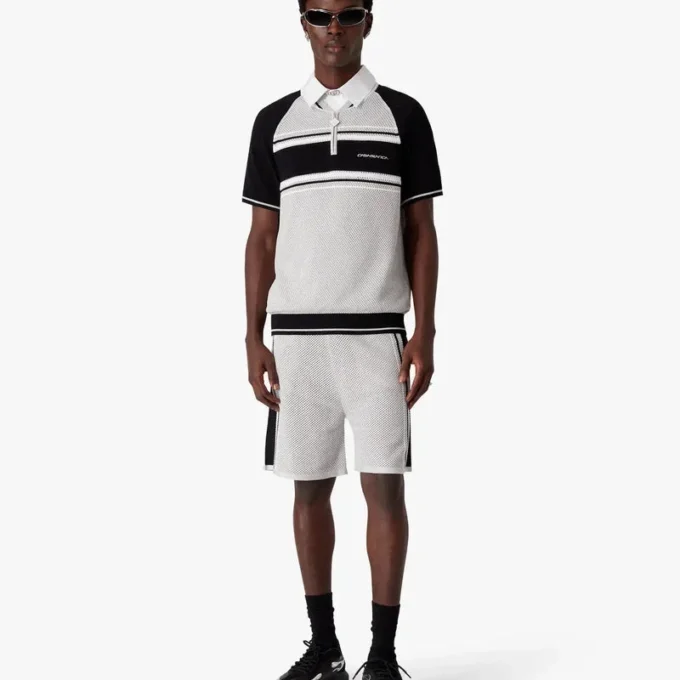 Calção de manga curta com fecho e riscas em malha metálica