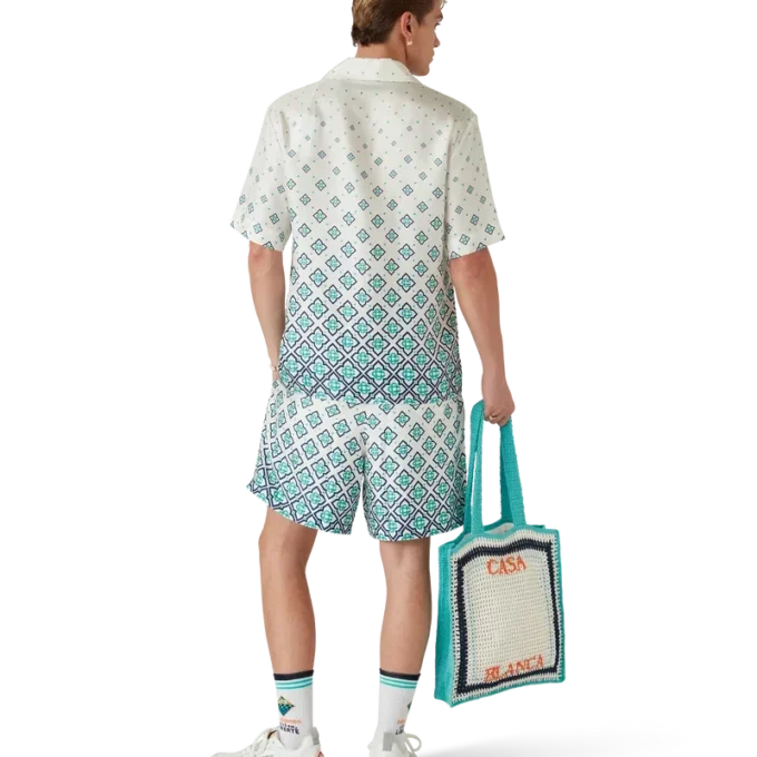 Camisa de seda de calção com monograma em degradê Camisa de seda de calção com monograma em degradê