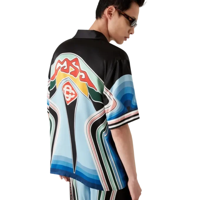 Camisa de seda de calção com padrão gráfico de montanha