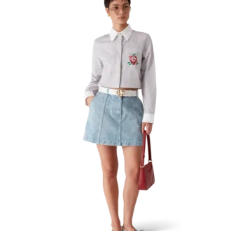 Camisas curtas de algodão com riscas finas bordadas