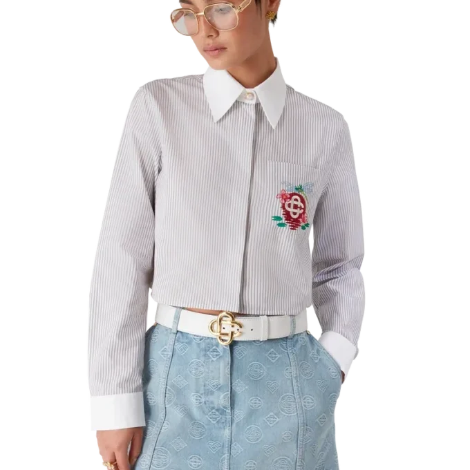 Camisas curtas de algodão com riscas finas bordadas Camisas curtas de algodão com riscas finas bordadas
