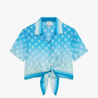 Camisas curtas de seda com nó e monograma em degradê azul