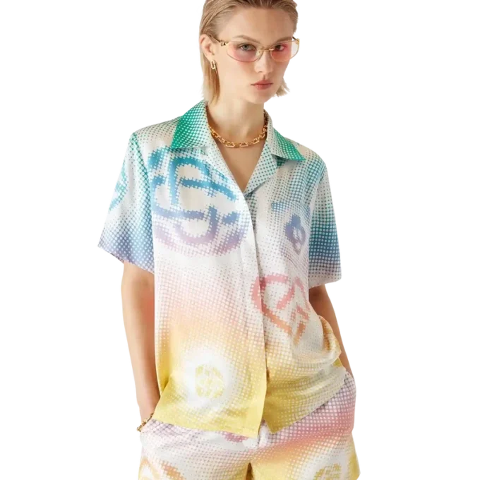 Camisas de calções com gola cubana e logótipo em meio-tom