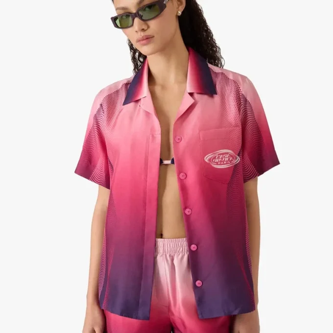 Camisas de calções de manga curta com gola cubana e gradiente em beringela