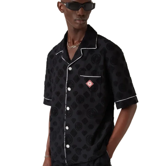 Camisas de calções em tecido de toalha com monograma Camisas de calções em tecido de toalha com monograma