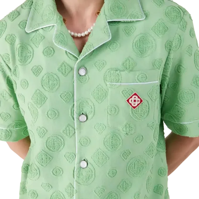 Camisas de calções em tecido de toalha com monograma Camisas de calções em tecido de toalha com monograma
