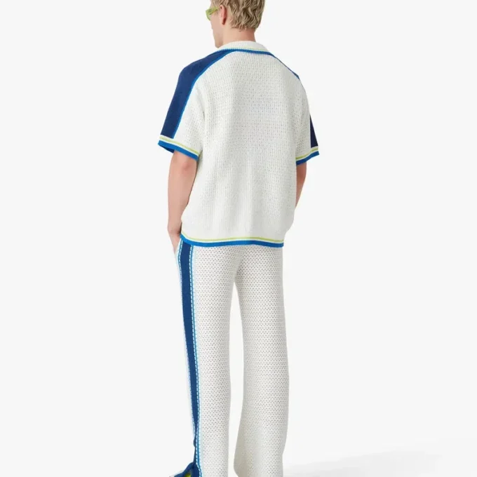 Camisas de croché de calções branca e azul Camisas de croché de calções branca e azul