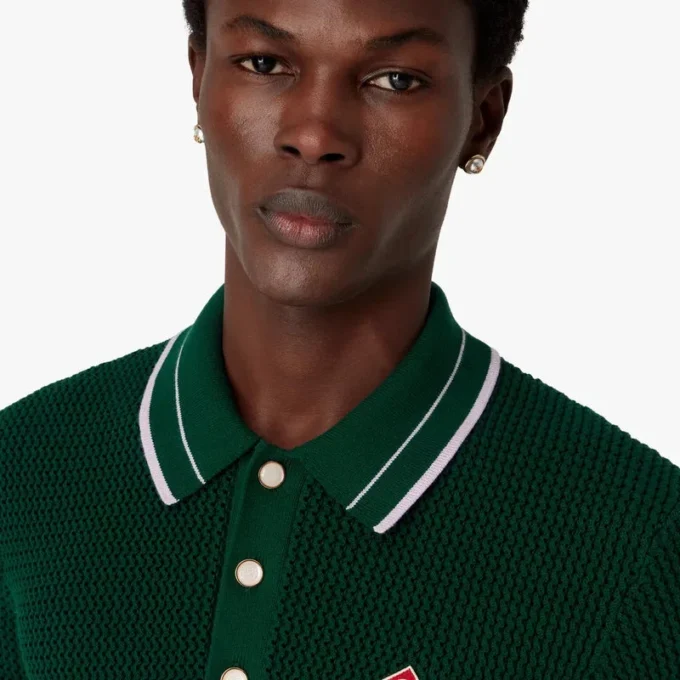 Camisas de manga curta em croché verde Camisas de manga curta em croché verde