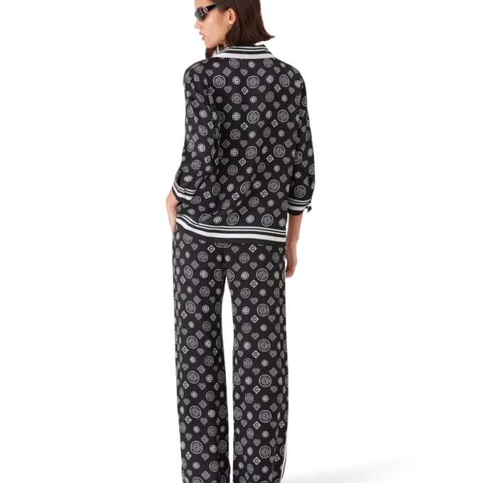 Camisas de pijama em cetim de seda com monograma Camisas de pijama em cetim de seda com monograma