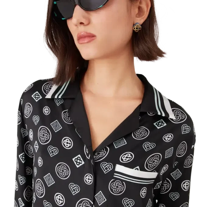 Camisas de pijama em cetim de seda com monograma Camisas de pijama em cetim de seda com monograma