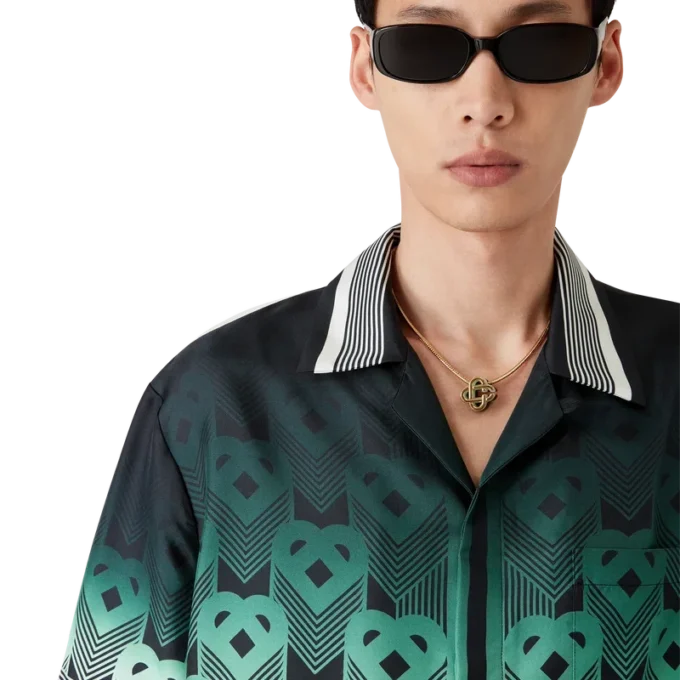 Camisas de seda de manga curta com monograma em degradê Camisas de seda de manga curta com monograma em degradê