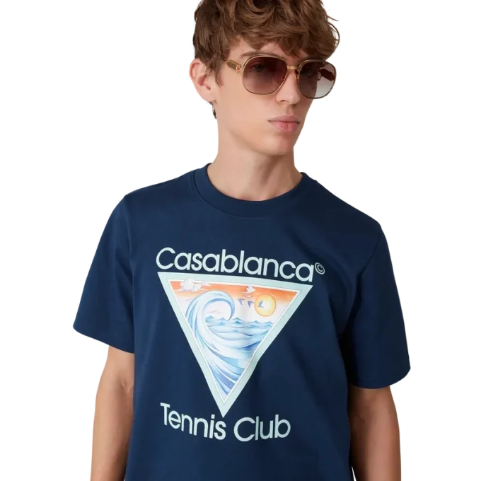 Camiseta com o ícone do clube de ténis