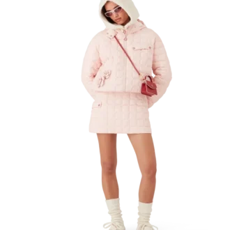 Casaco com capuz acolchoado em nylon Casaco com capuz acolchoado em nylon