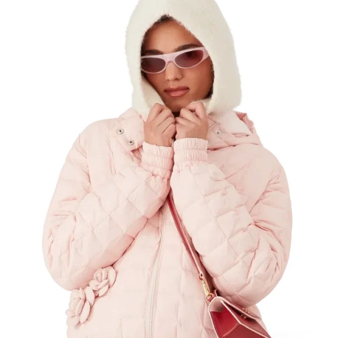 Casaco com capuz acolchoado em nylon