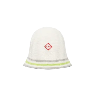 Chapéu de croché às riscas