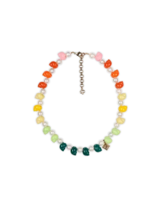 Colar de conchas e pérolas