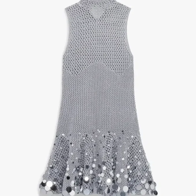 Mini-vestido prateado com espelhos em croché