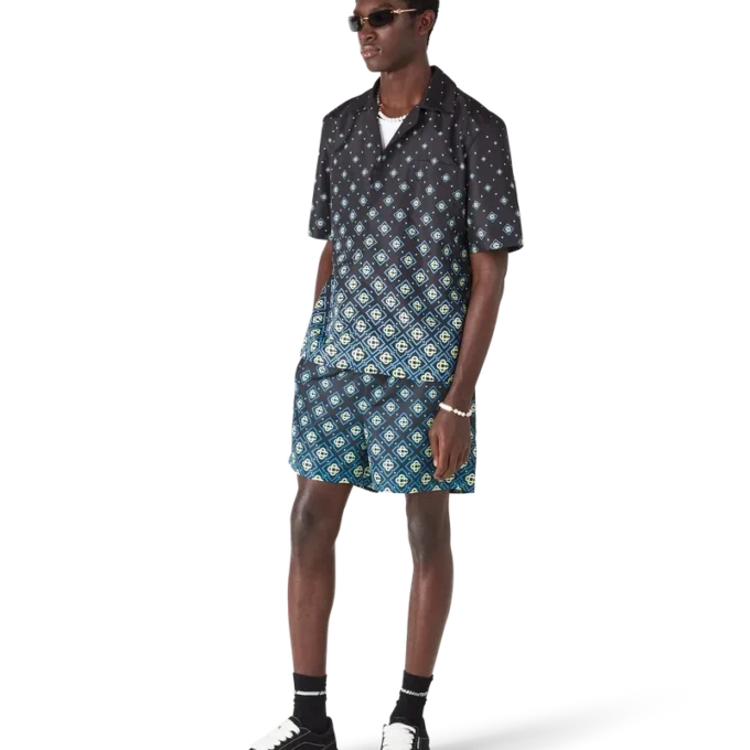 Roupa de banho de calções com monograma preto degradê Roupa de banho de calções com monograma preto degradê