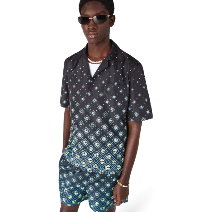 Roupa de banho de calções com monograma preto degradê Roupa de banho de calções com monograma preto degradê
