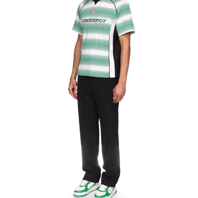 T-shirt de futebol com painéis de riscas degradadas T-shirt de futebol com painéis de riscas degradadas