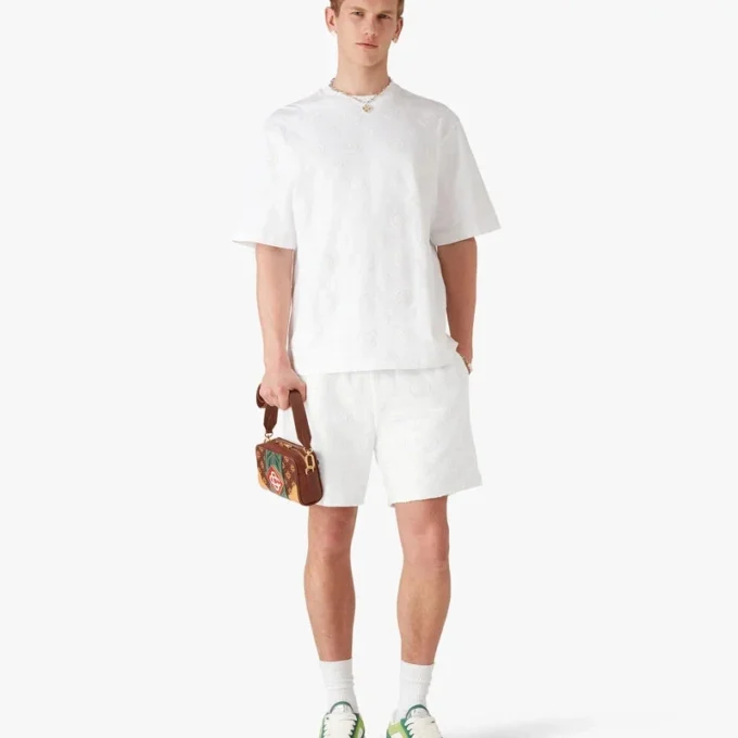 T-shirt de manga curta oversized com monograma em aplique T-shirt de manga curta oversized com monograma em aplique