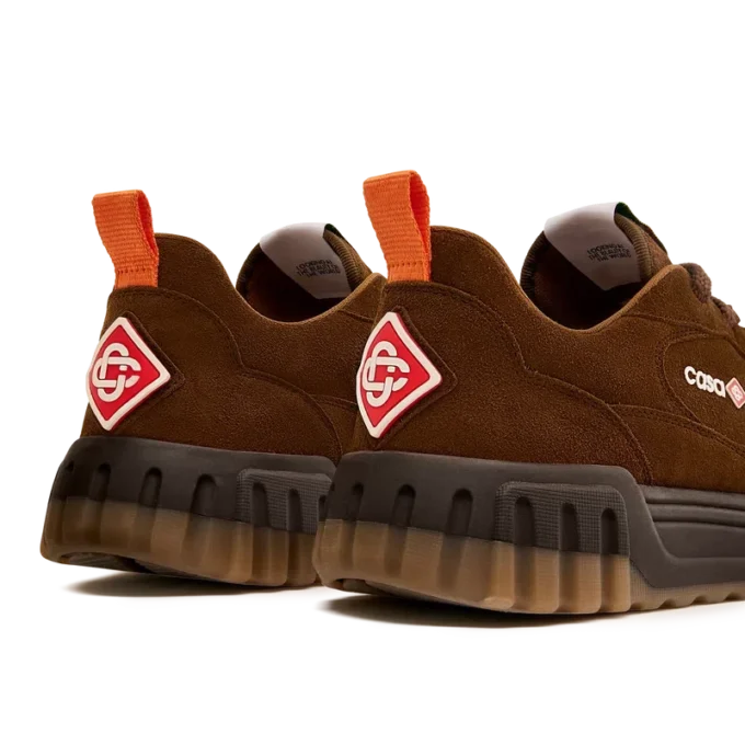 Ténis de ténis de camurça castanha para homem