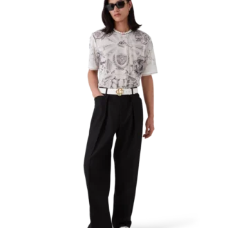 Top em malha com tatuagem