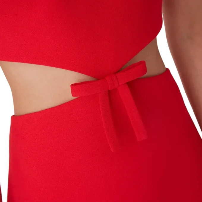 Vestido com recortes